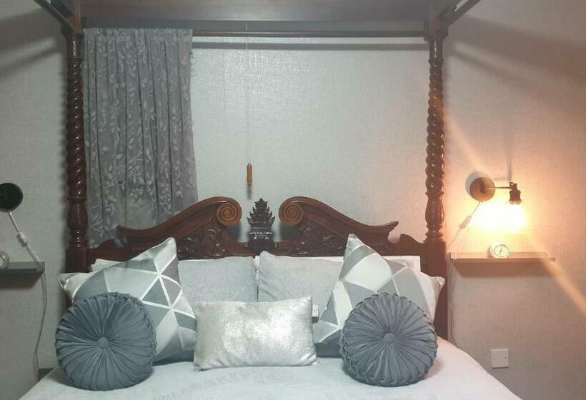 Семейный Номер, Castle Lodge Brecon Beacons Accommodation