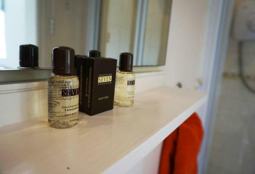 スーペリアールーム, Ship Stores Guest House