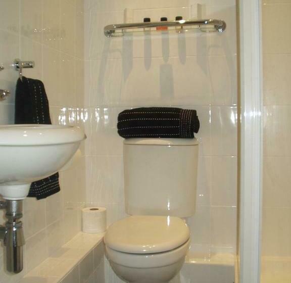 スーペリアールーム, Ship Stores Guest House