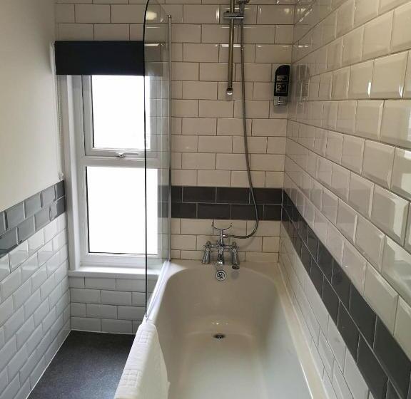 سوئیت با تخت بزرگ, The Sunfold