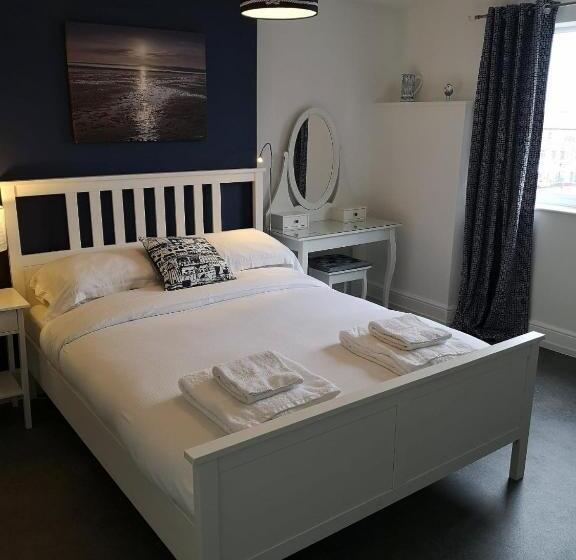 سوئیت با تخت بزرگ, The Sunfold