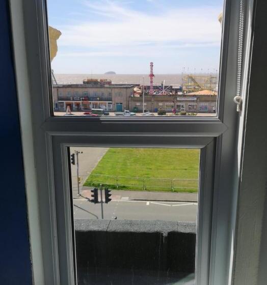 سوییت خانوادگی, The Sunfold