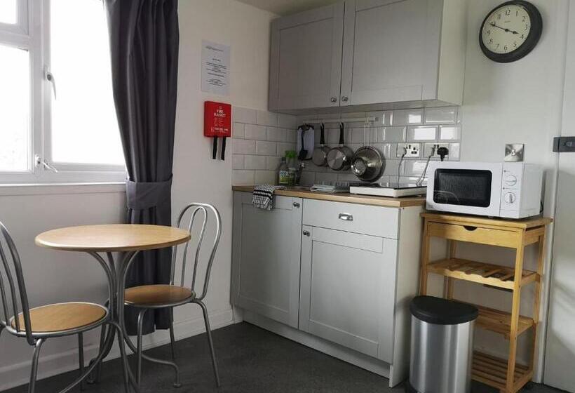 سوییت با چشم‌انداز دریا, The Sunfold