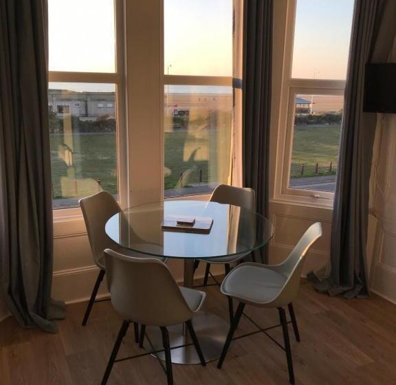 استودیو خانوادگی, The Sunfold