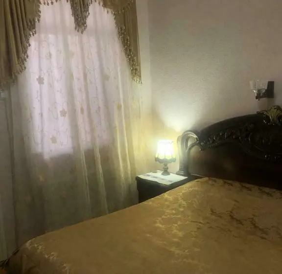 اتاق لوکس خانوادگی, Hostel Temuri