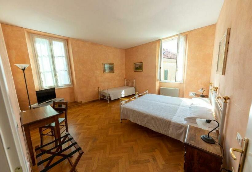 غرفة قياسية, Albergo Dell Academia