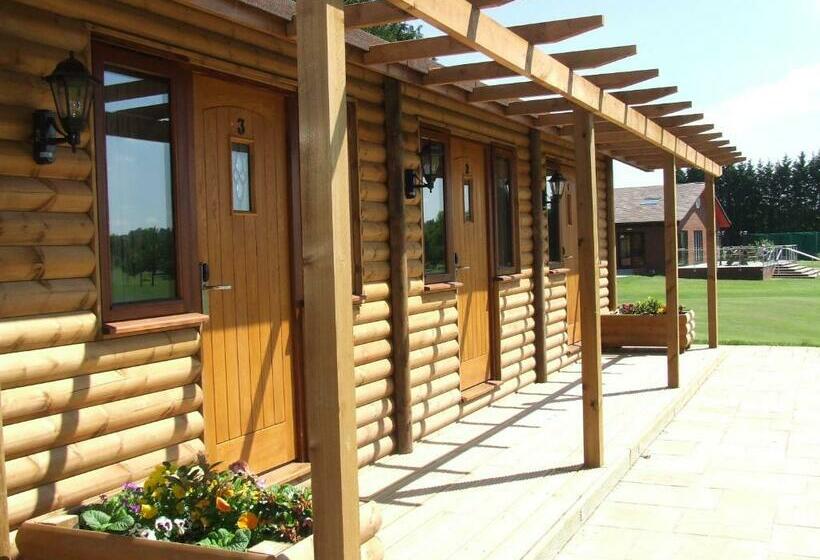 בקתה, Calderfields Golf & Country Club