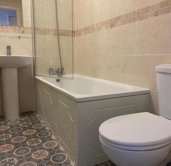 ファミリールーム, Craigydon