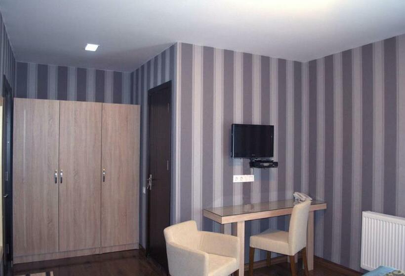 اتاق استاندارد سه نفره, Edelweiss