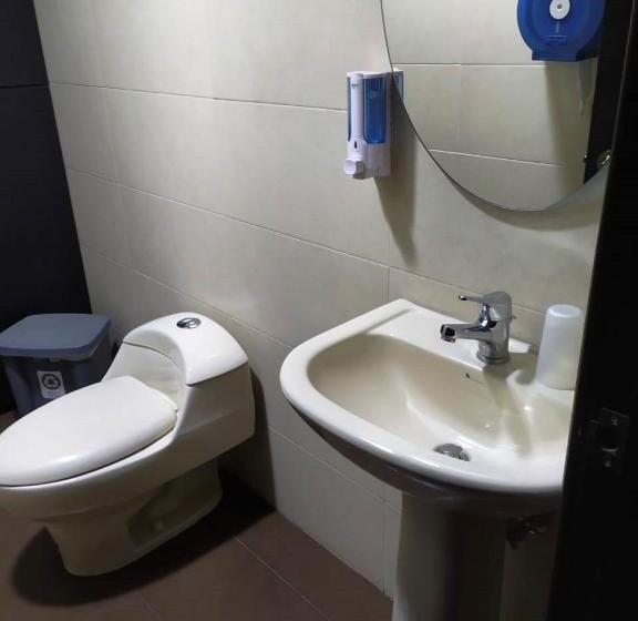 디럭스 패밀리 룸, La Kapital