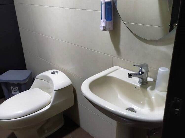 디럭스 패밀리 룸, La Kapital