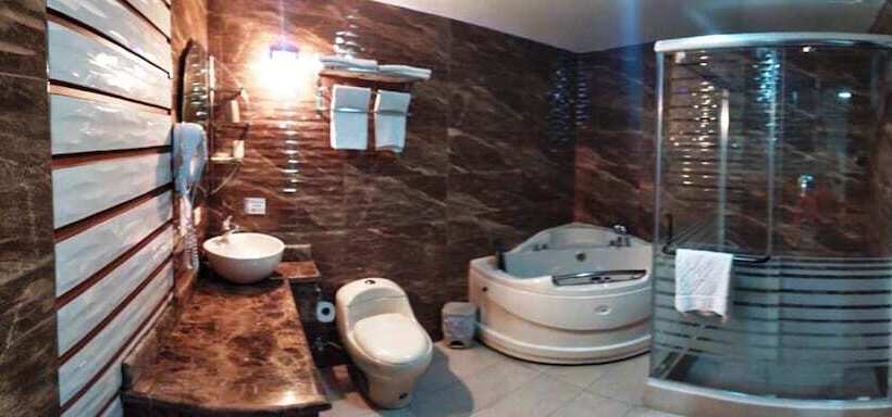 스위트 도시 전망, La Kapital