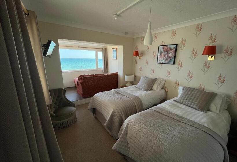 غرفة قياسية مطلّة علي البحر, Navigator