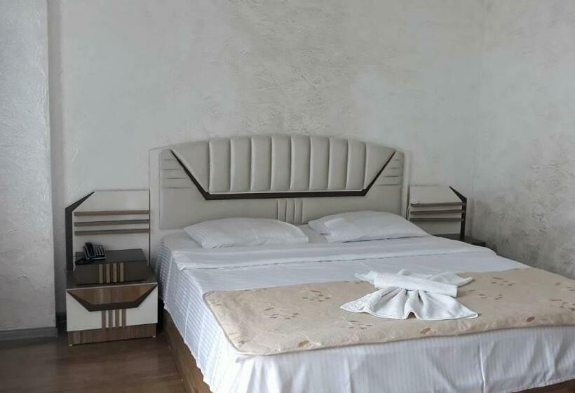 اتاق استاندارد, Royal Palace