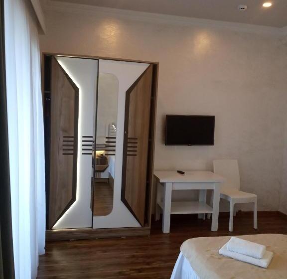 اتاق استاندارد, Royal Palace