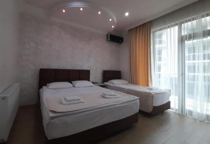 اتاق خانوادگی, Royal Palace