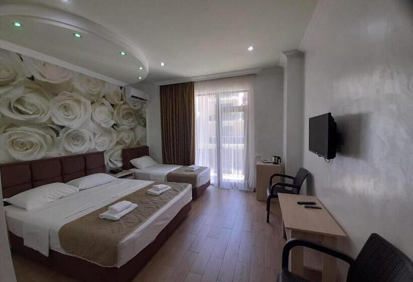 اتاق خانوادگی, Royal Palace