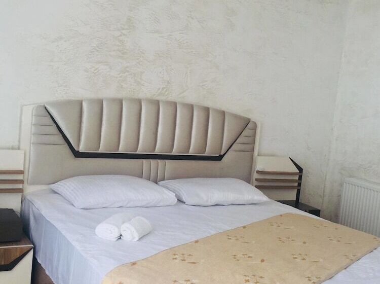 اتاق استاندارد, Royal Palace