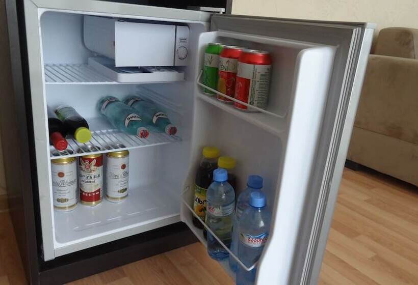 اتاق استاندارد چهار تخته, Royal Palace