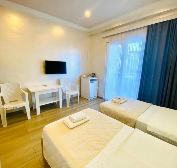 اتاق استاندارد, Royal Palace