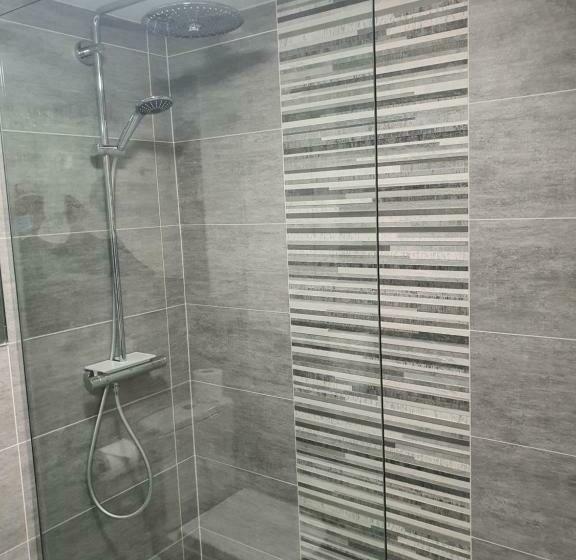 Номер Стандарт, Sunninghill