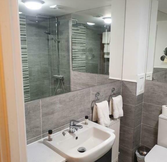 Номер Стандарт, Sunninghill