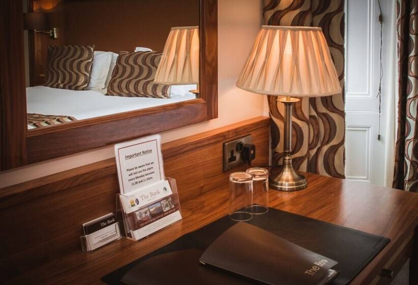 Номер Стандарт, The Bank