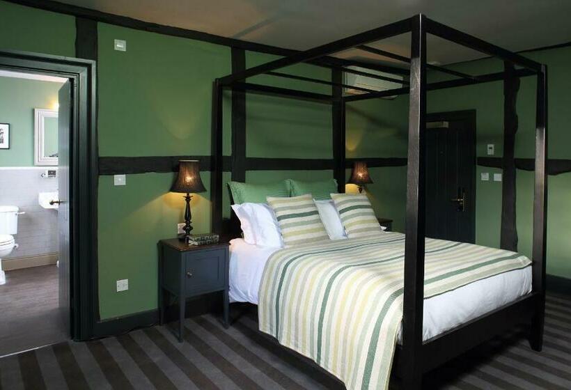 غرفة تنفيذية, The Crown And Thistle