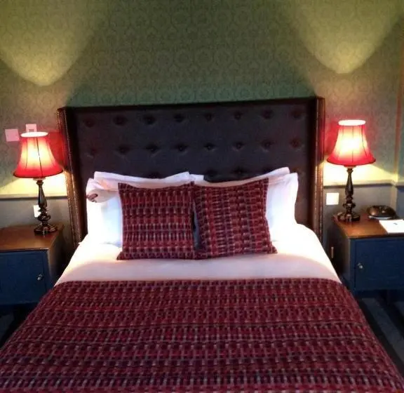 Executive-huone, The Crown And Thistle