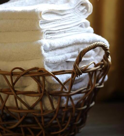 غرفة قياسية, The Crown And Thistle