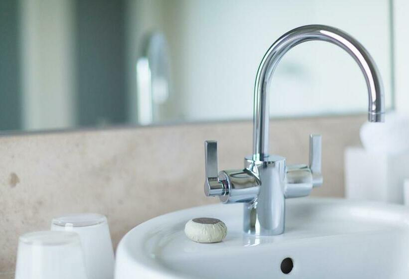 غرفة تنفيذية, The Hambrough