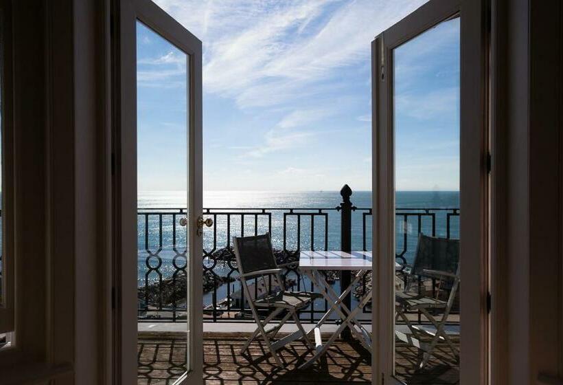 جناح, The Hambrough