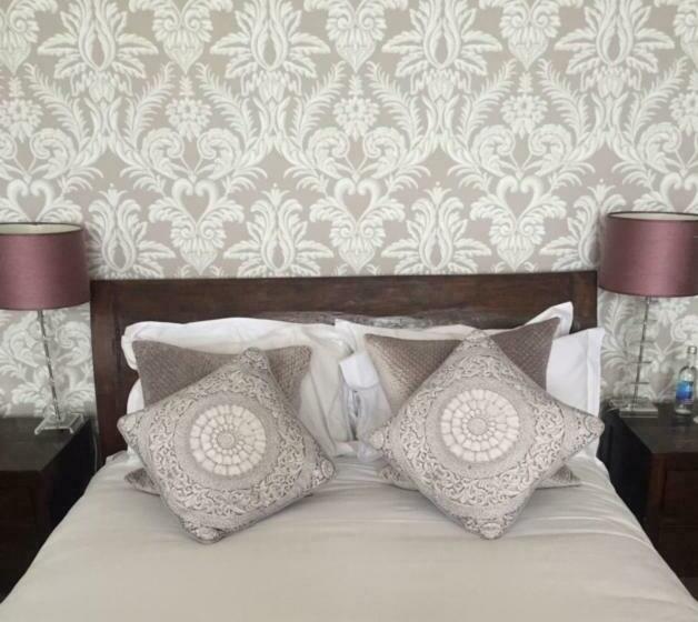 جناح, The Hambrough