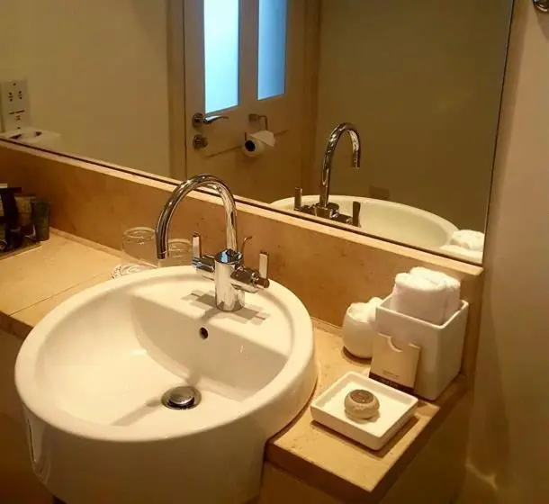 Comfort-huone, The Hambrough