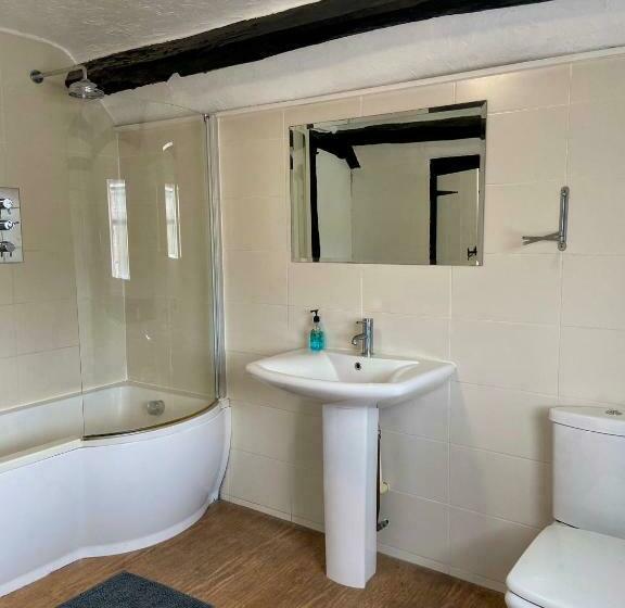 Номер Стандарт, The King S Lodge