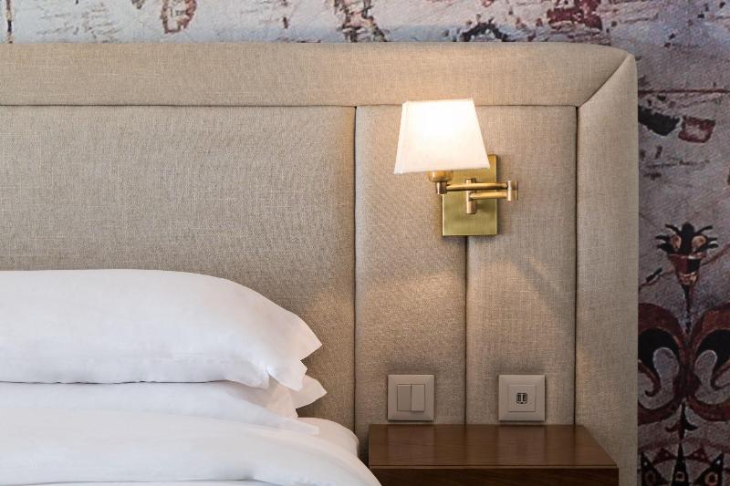 标准单人间, Westberry