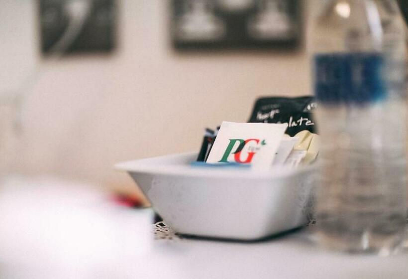 스탠다드 싱글 룸, Wycliffe