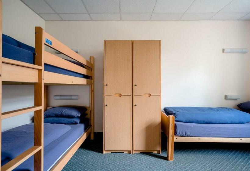 Vuode Makuusalissa, Inverness Youth Hostel