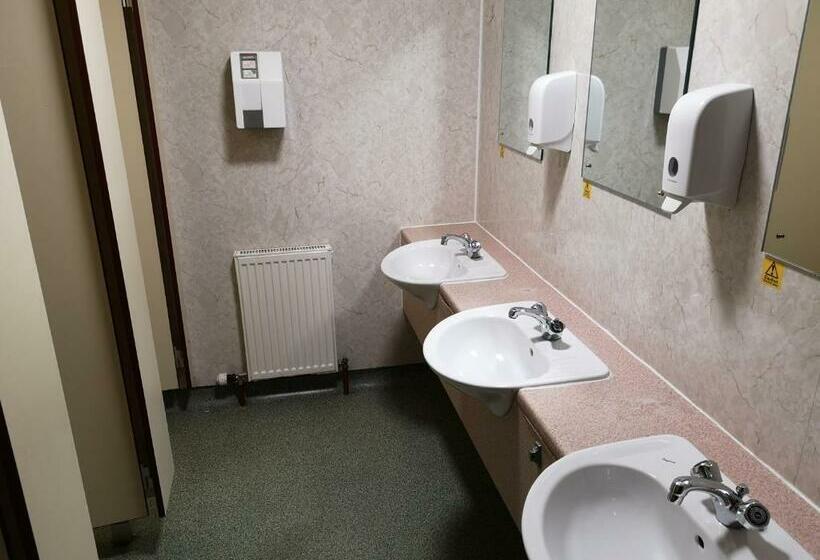 Vuode Makuusalissa, Inverness Youth Hostel