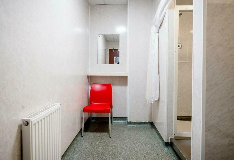 Vuode Makuusalissa, Inverness Youth Hostel