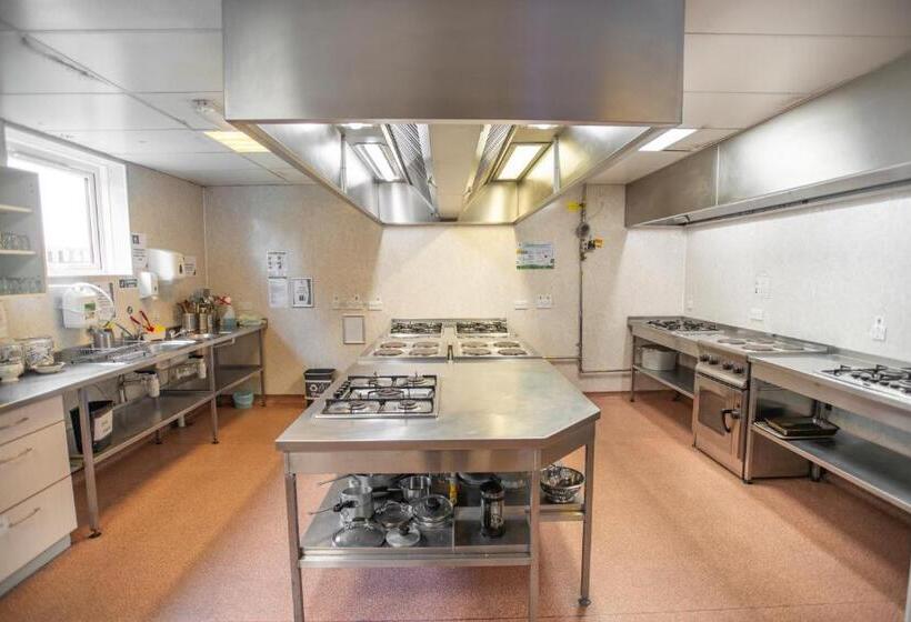 Perhehuone, Inverness Youth Hostel