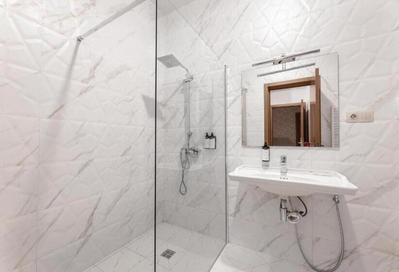 اتاق لوکس با بالکن, Park Hotel Tskaltubo   Balneo Resort