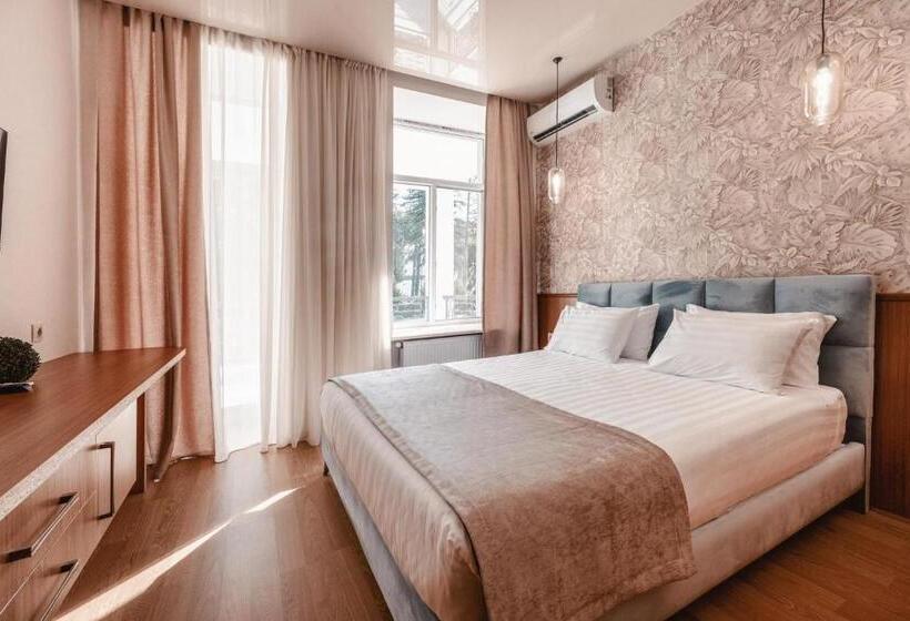 اتاق لوکس با بالکن, Park Hotel Tskaltubo Balneo Resort