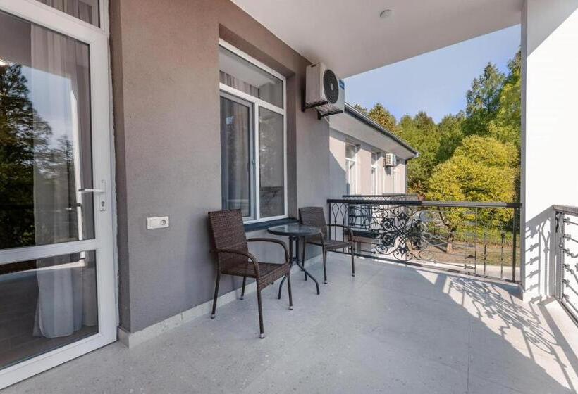 سوئیت با بالکن, Park Hotel Tskaltubo Balneo Resort