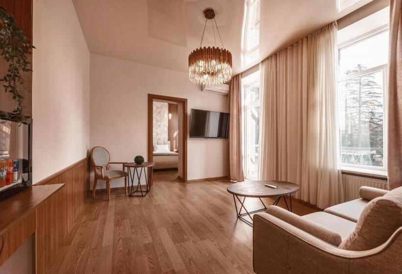 سوئیت با بالکن, Park Hotel Tskaltubo Balneo Resort