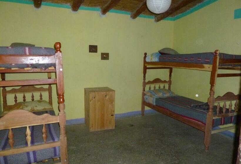 מיטה בחדר משותף, Casa Colores