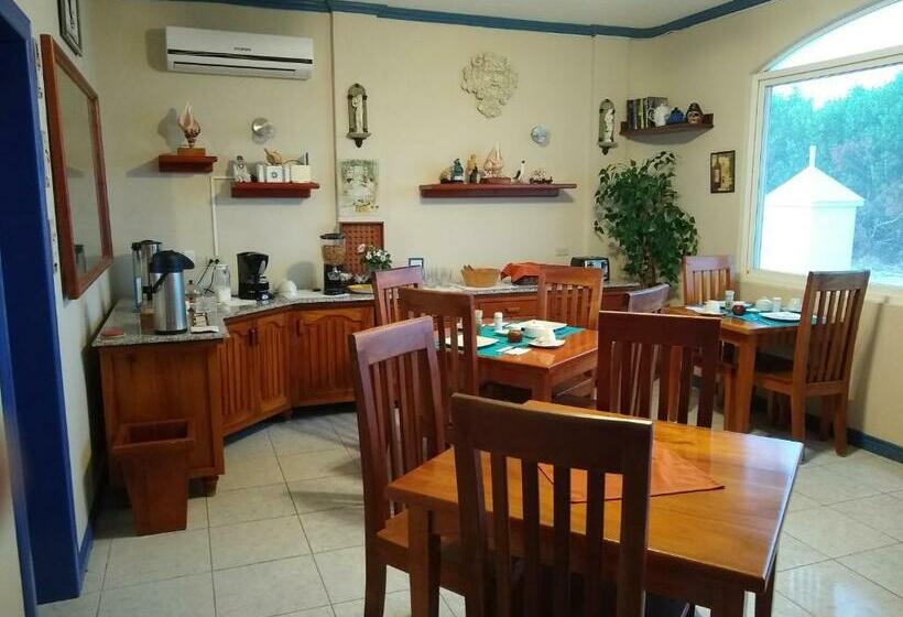 Номер Стандарт Боковой Вид на Море, Drake Inn