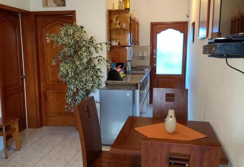 جناح غرفتين نوم, Drake Inn