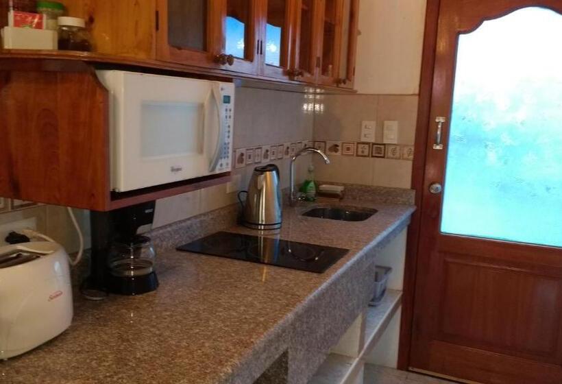 جناح غرفتين نوم, Drake Inn