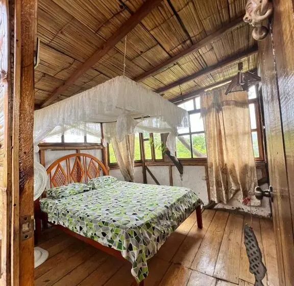 اتاق لوکس با بالکن و چشمانداز دریا, Hostal Monte Libano